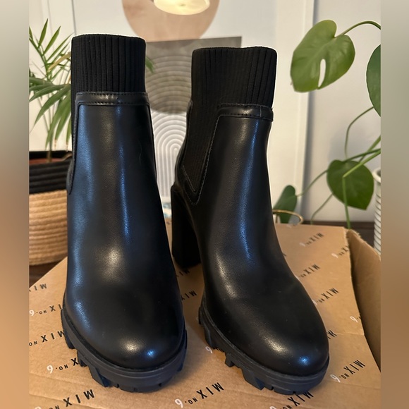 Mix No 6 Black Booties Size 7 - Picture 1 of 5